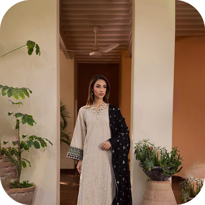 Festive luxury fashion by Batik UAE featuring elegant ethnic pret for women. A soft desert evening look perfect for Eid celebrations in Dubai and Pakistan.