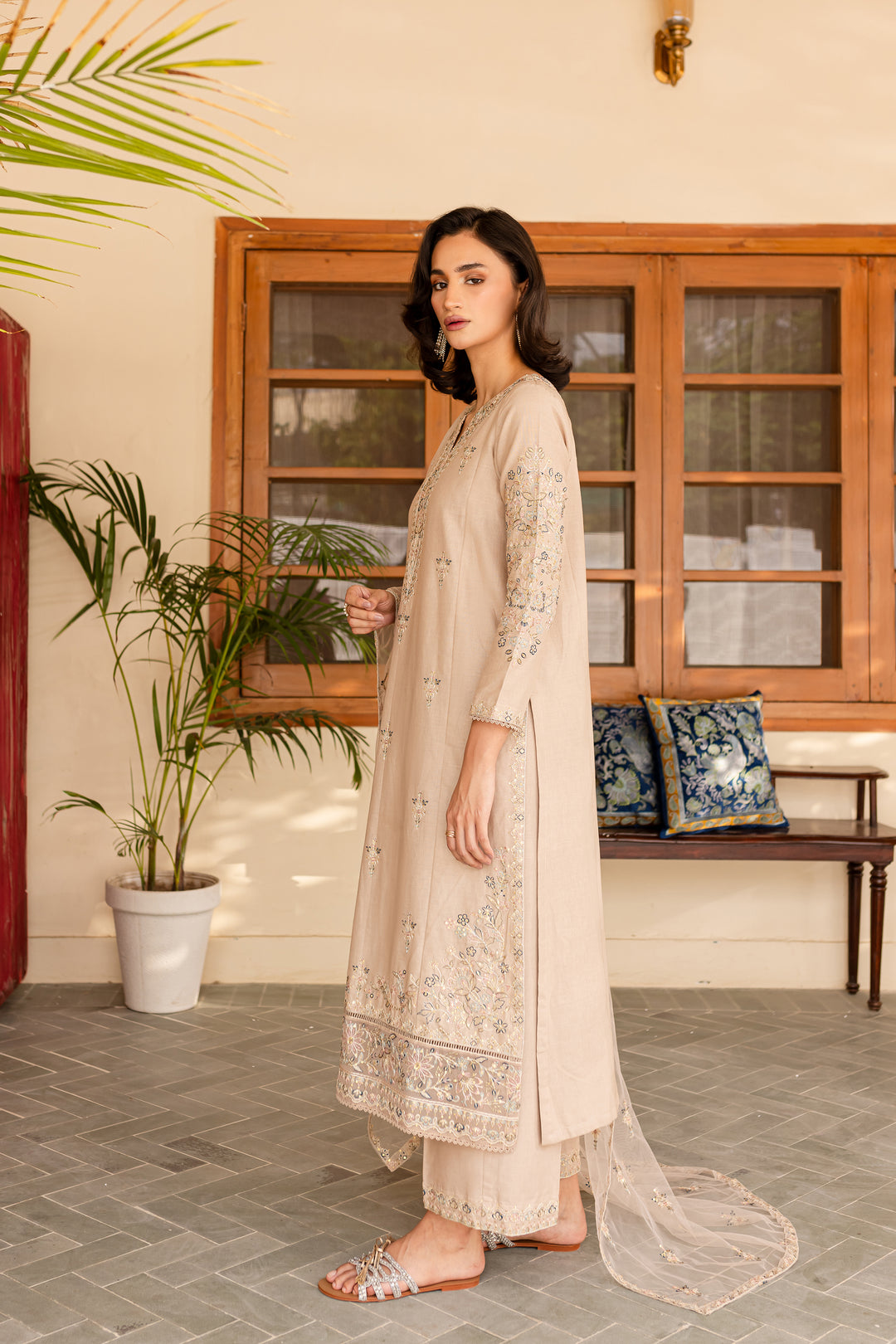 Kashaa 3Pc - Embroidered Khaddar Dress