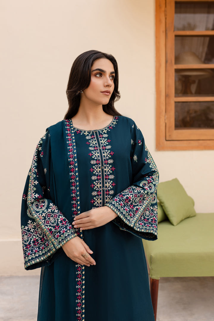 Nihan 3Pc - Embroidered Khaddar Dress