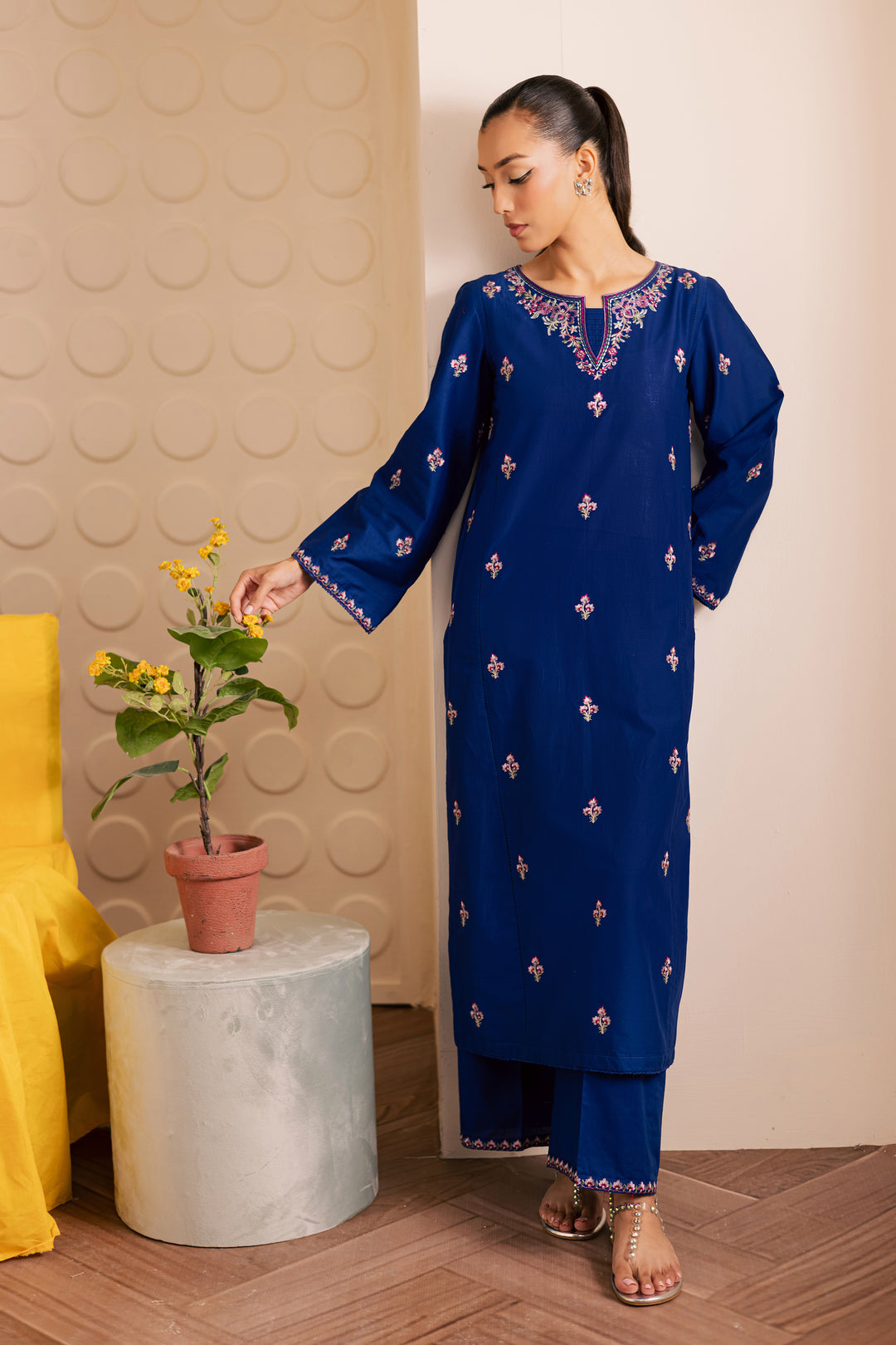 Blinky 2pc - Embroidered Lawn Pret