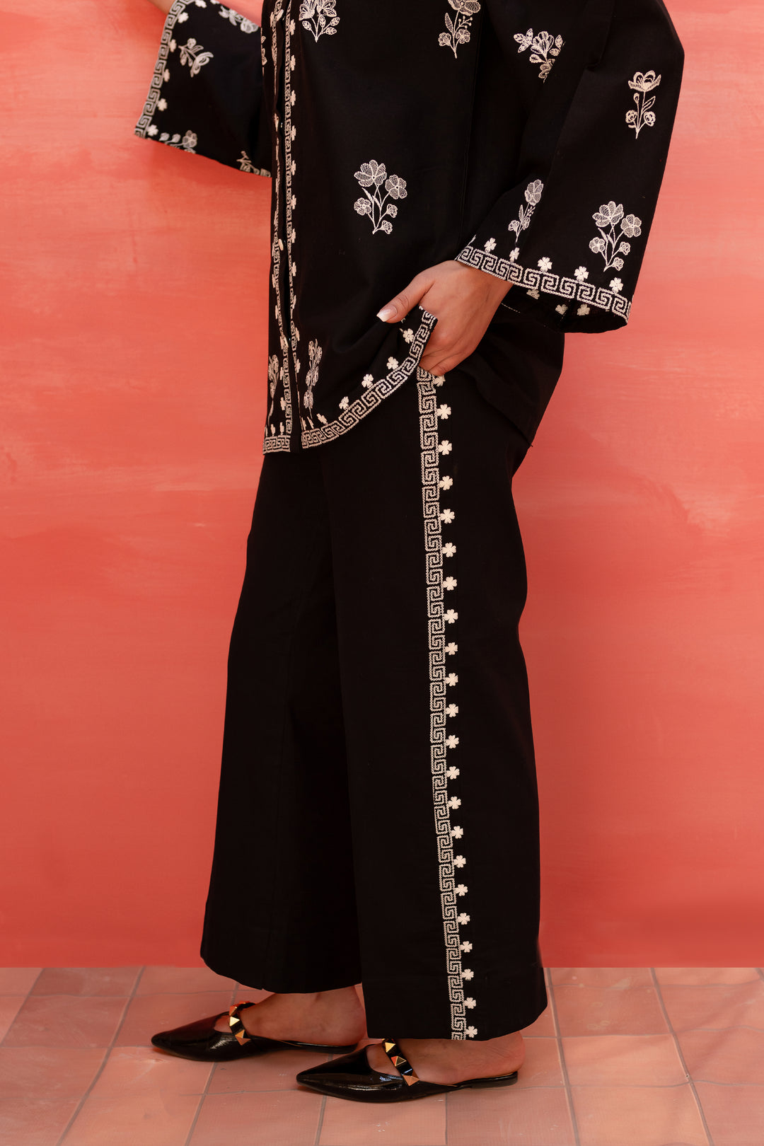 Dandelion 2pc - Embroidered Khaddar Dress