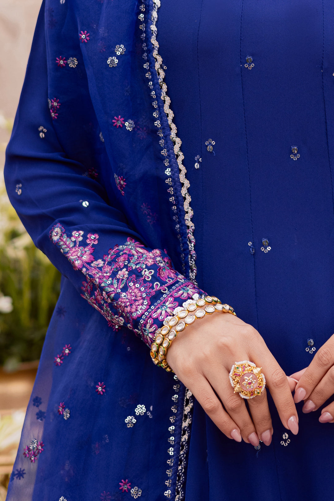 Ilara 3Pc - Festive Luxe Pret