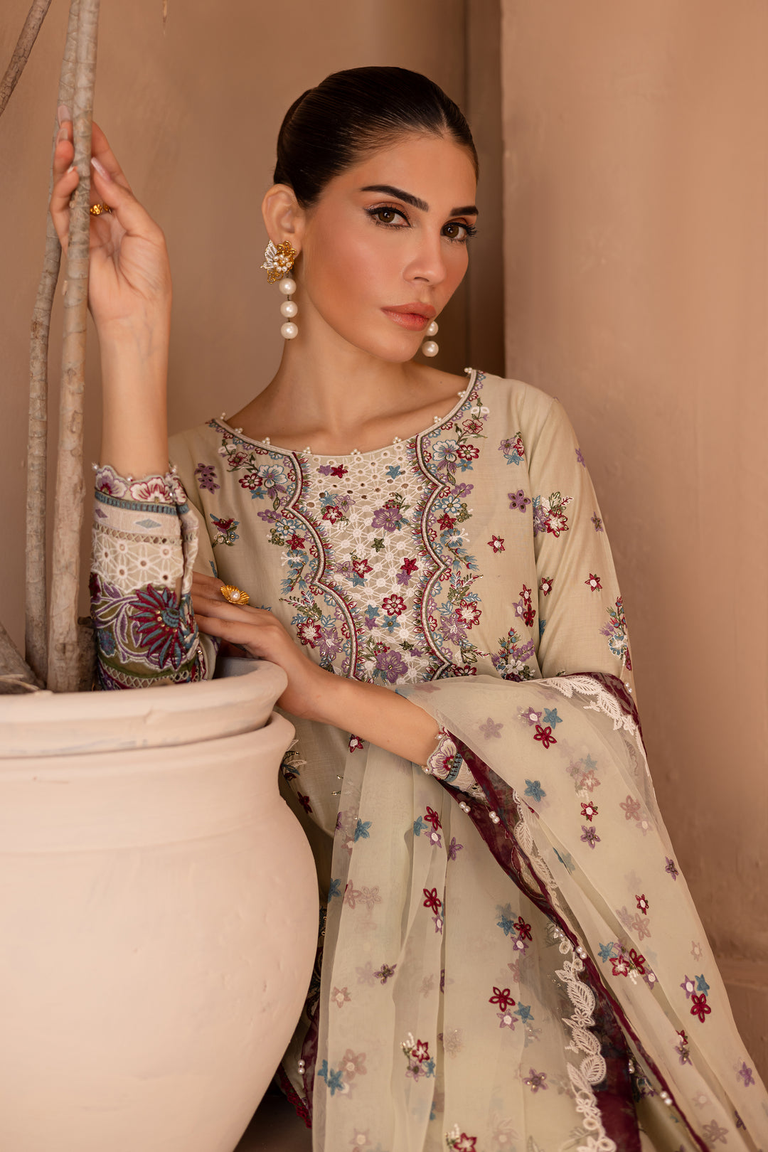 Amiraa 3Pc - Embroidered Luxe Pret