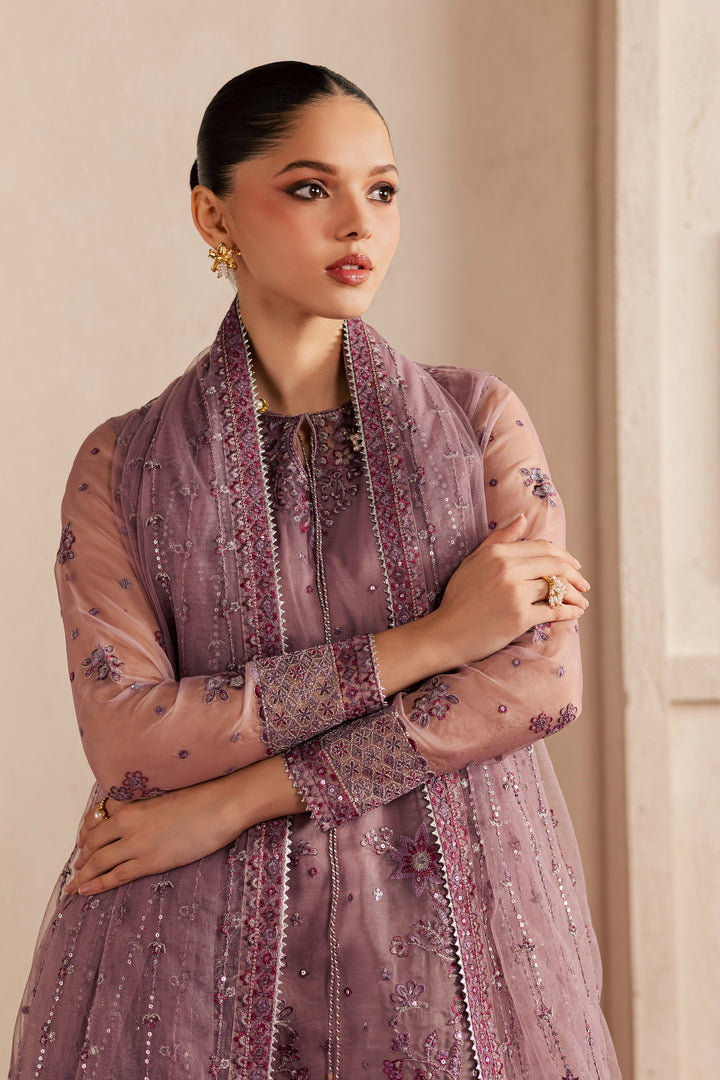 Cyra 3Pc - Festive Luxe Pret