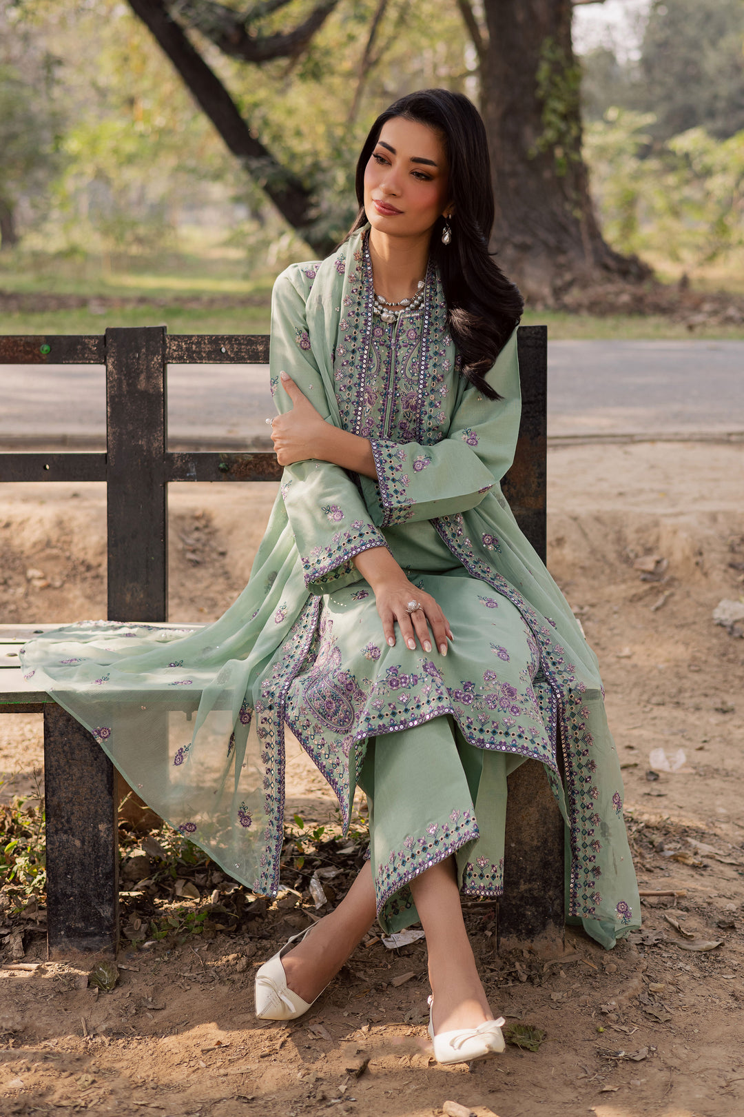 Asmira Lilac 3Pc - Embroidered Khaddar Dress