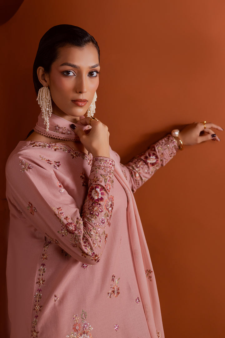 Tea Zunaisha 3Pc - Embroidered Khaddar Dress