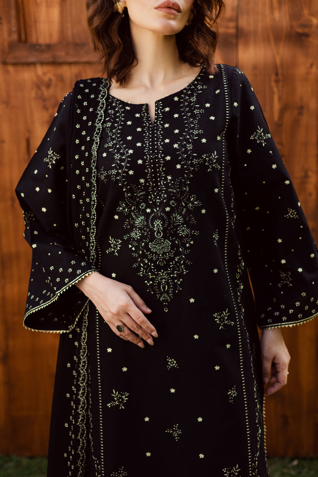Aasfina 3Pc - Embroidered Khaddar Dress