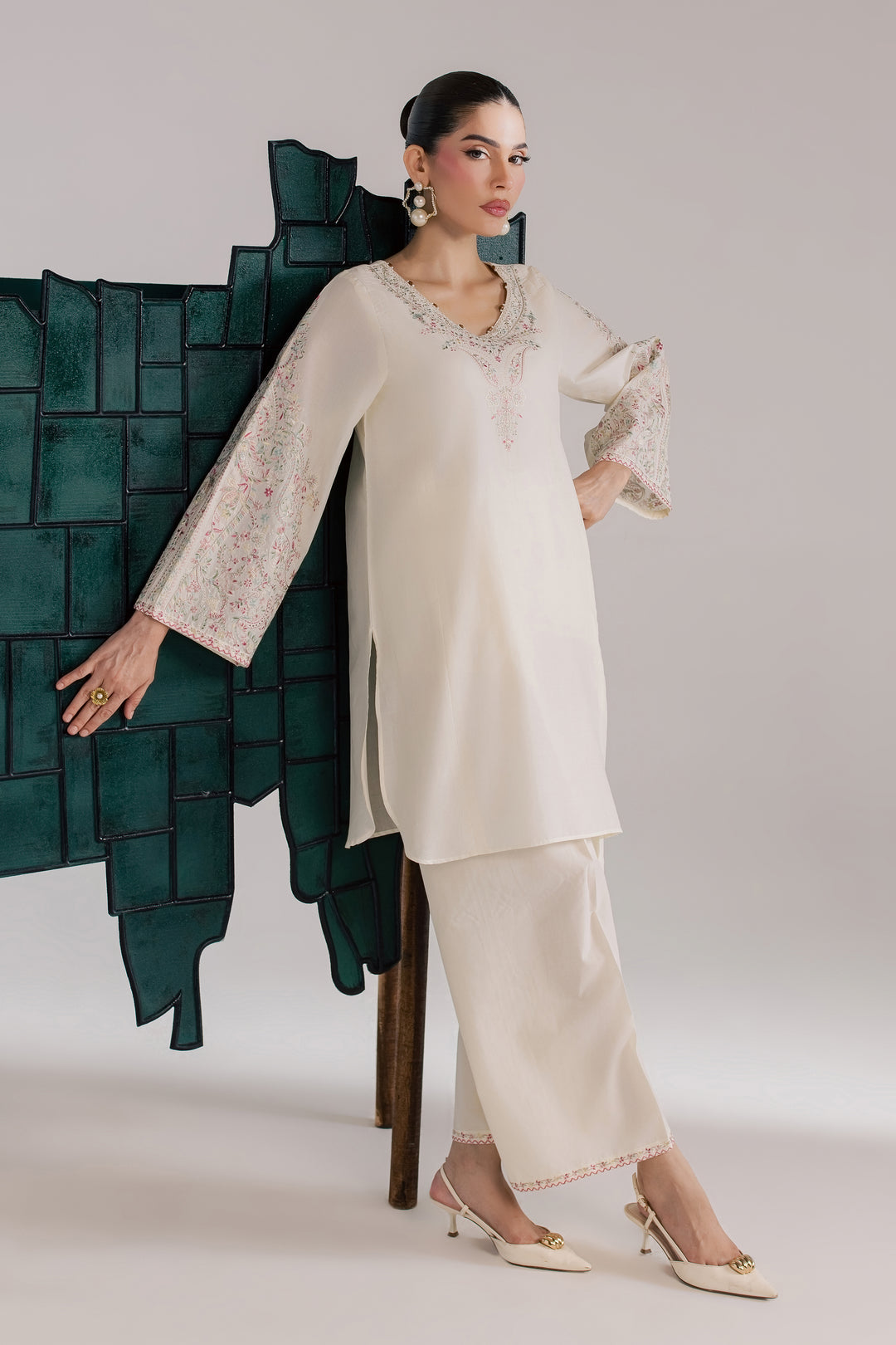 Tiva 2Pc - Luxury Embroidered Lawn