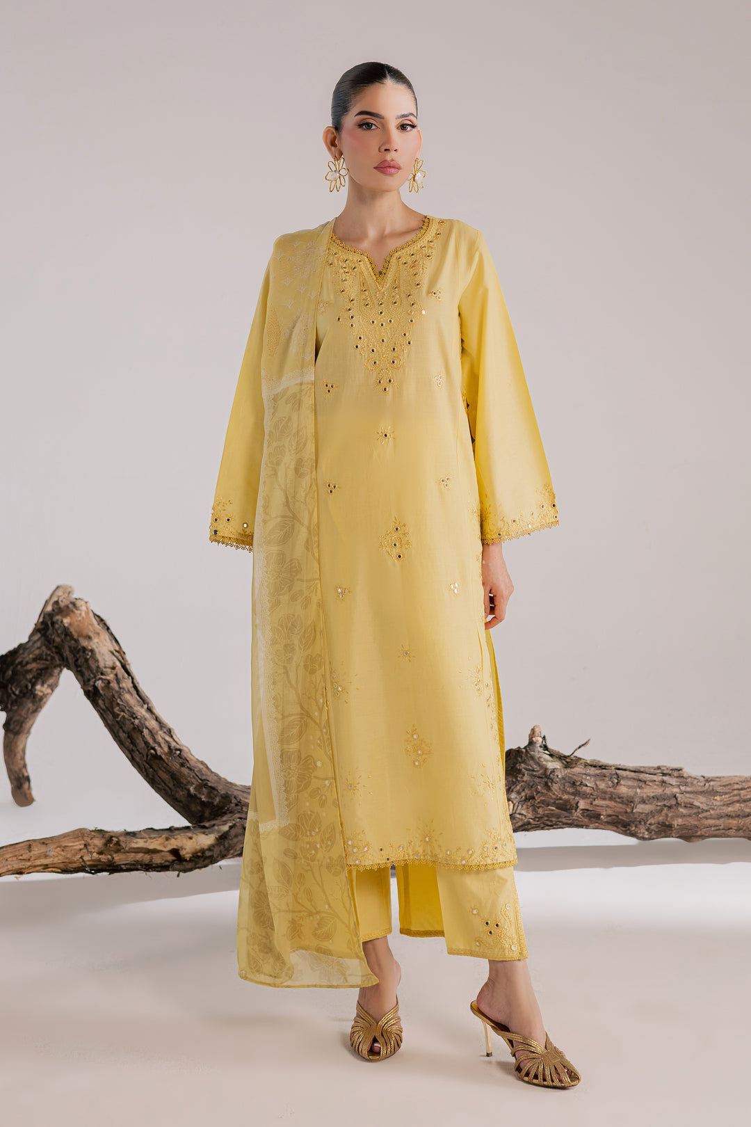 Fiji 3Pc - Luxury Embroidered Lawn