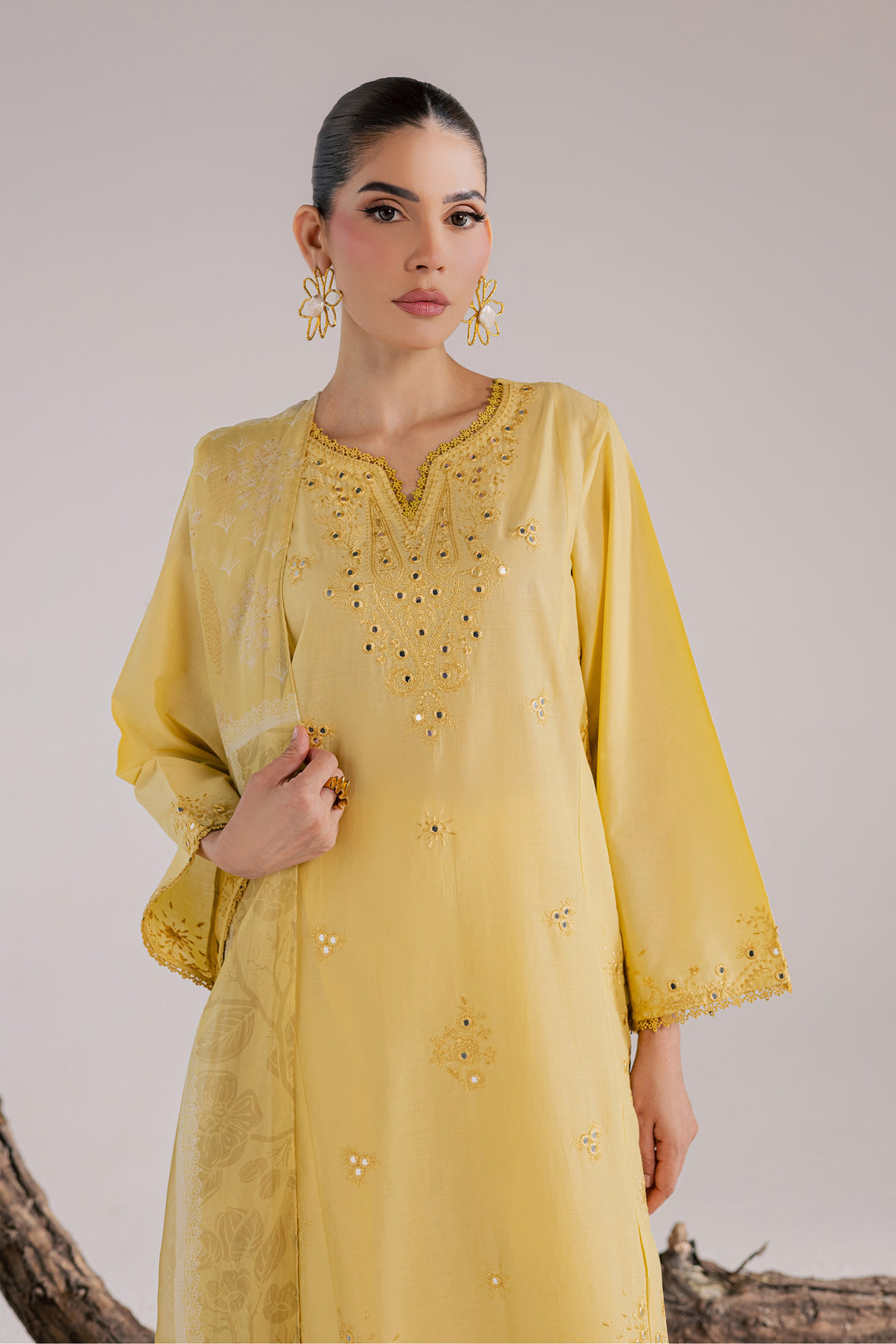 Fiji 3Pc - Luxury Embroidered Lawn