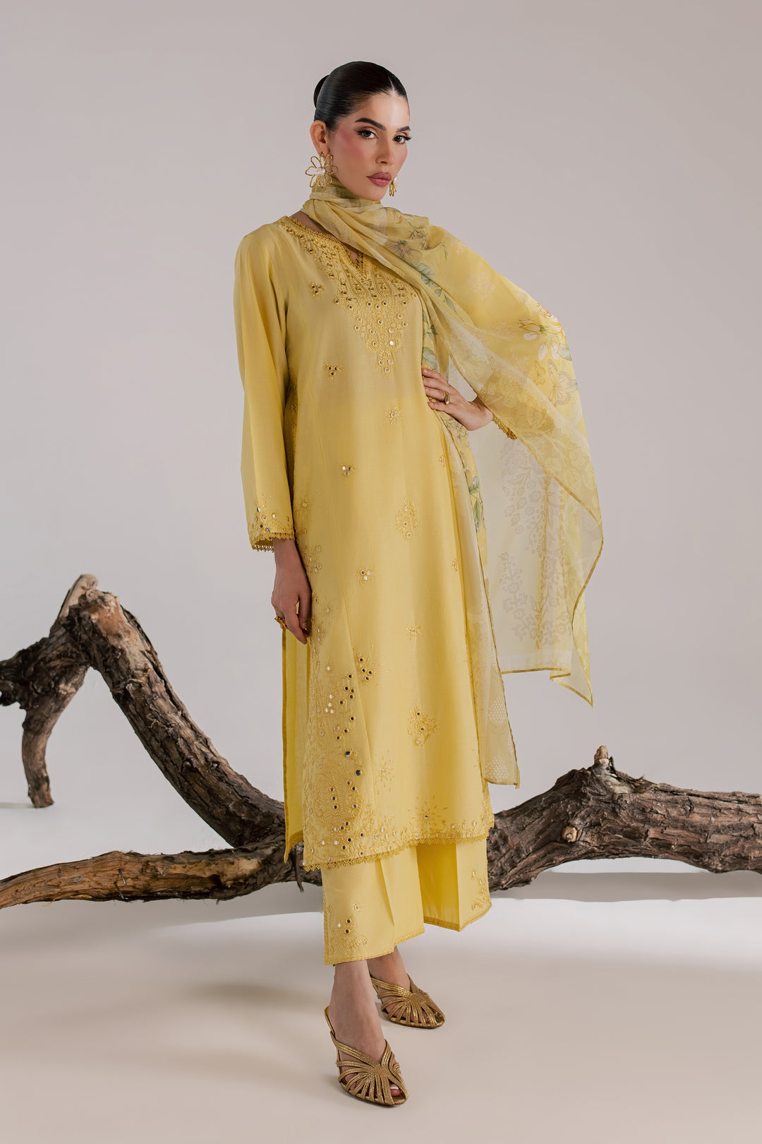 Fiji 3Pc - Luxury Embroidered Lawn