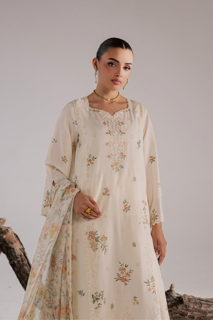 White Zoe 3Pc - Luxury Embroidered Lawn