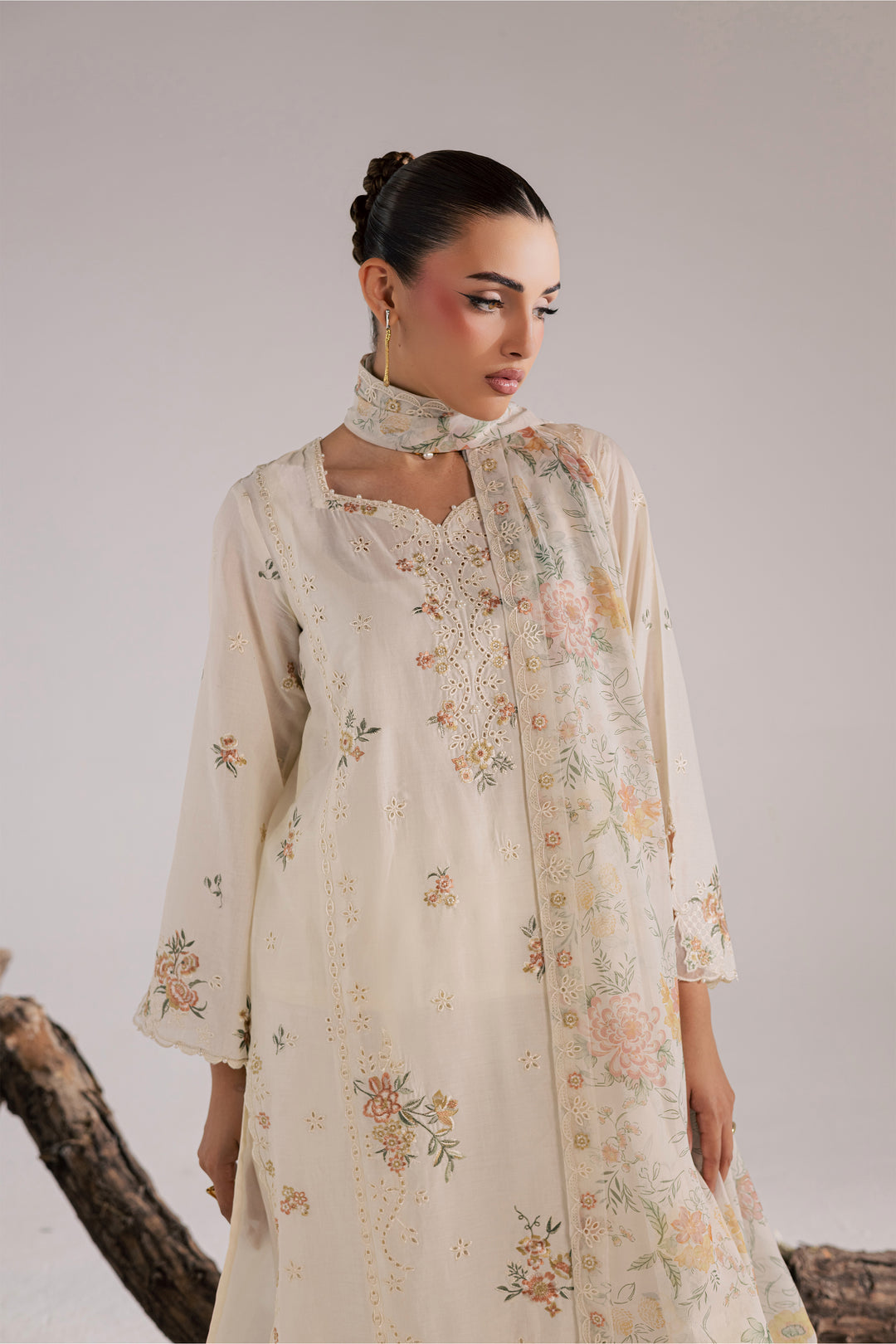 White Zoe 3Pc - Luxury Embroidered Lawn