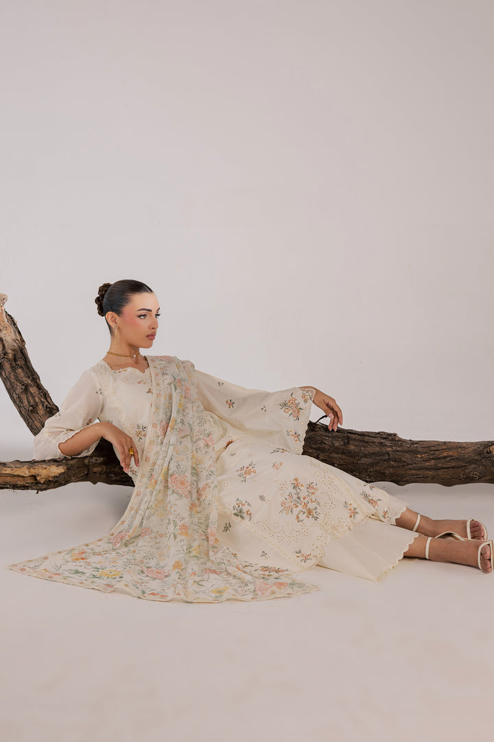 White Zoe 3Pc - Luxury Embroidered Lawn