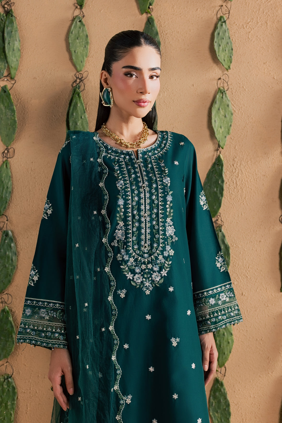 Zamarud 3Pc - Luxury Embroidered Lawn