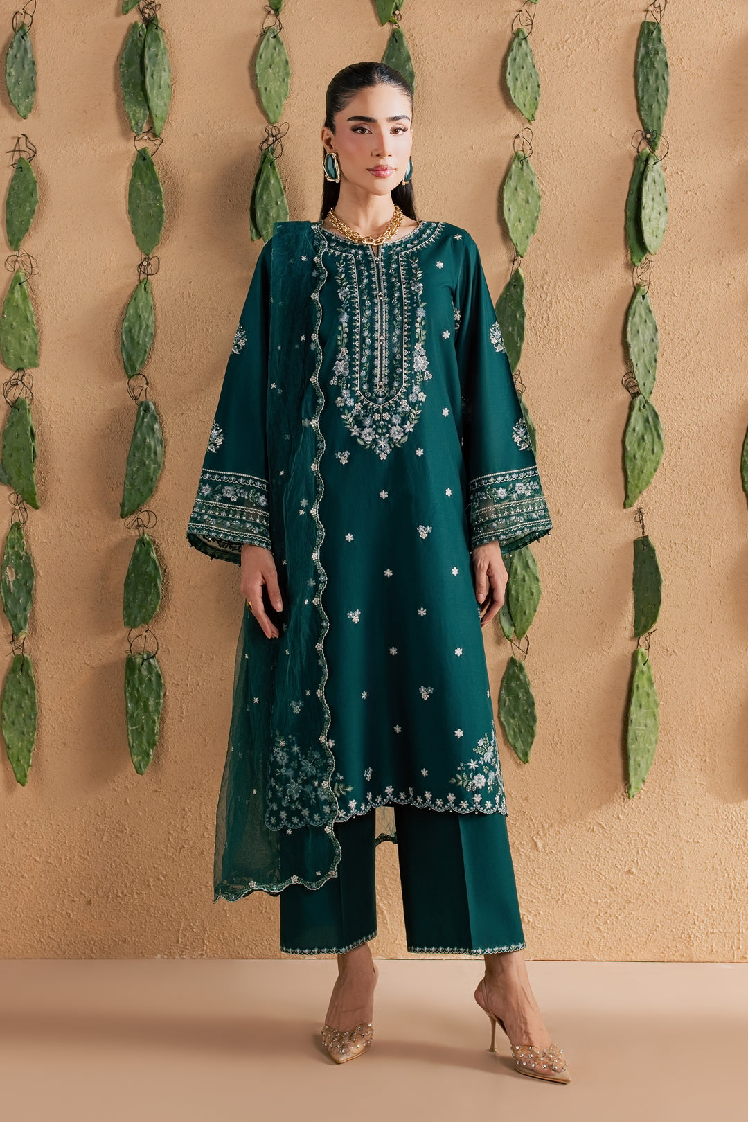 Zamarud 3Pc - Luxury Embroidered Lawn