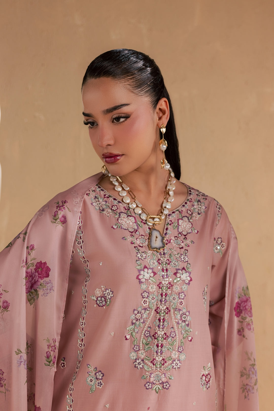 Velora 3Pc - Luxury Embroidered Lawn