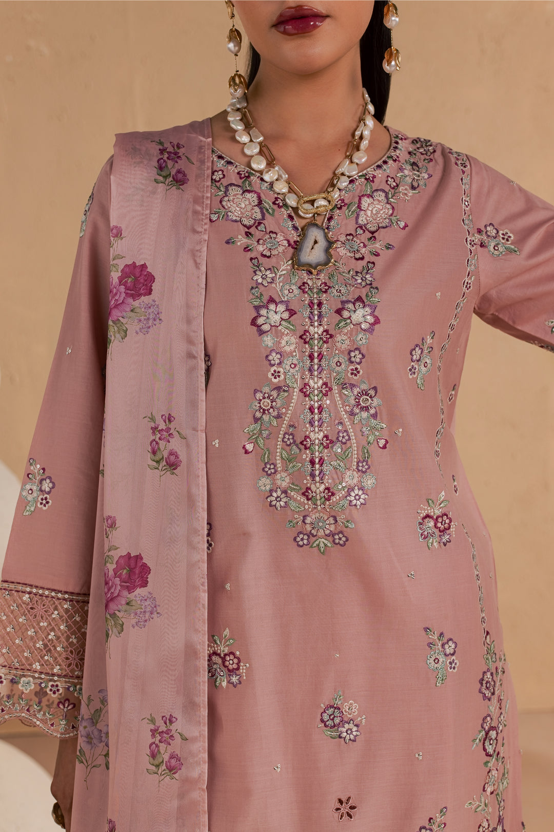 Velora 3Pc - Luxury Embroidered Lawn