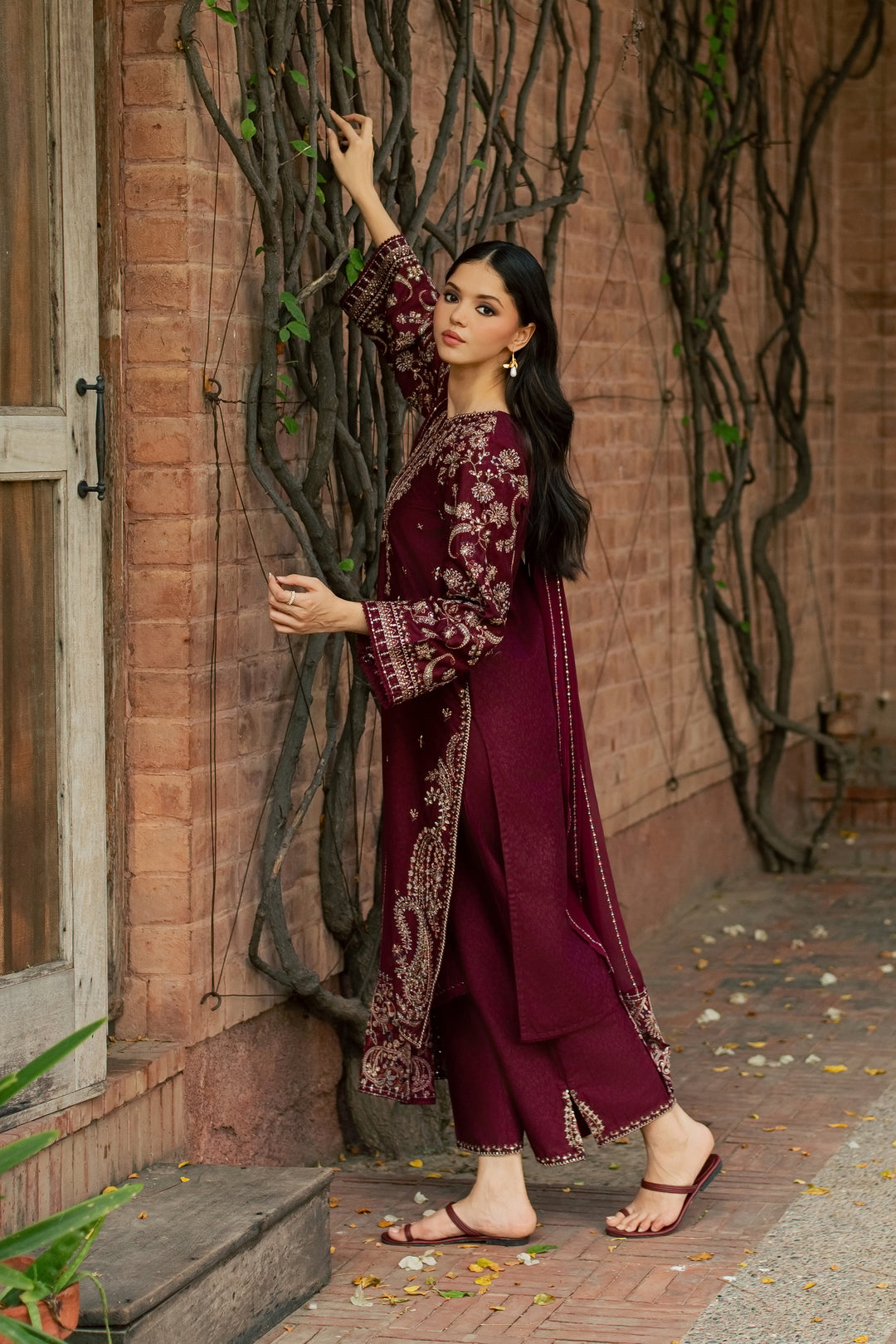Nayra 3Pc - Embroidered Karandi Pret