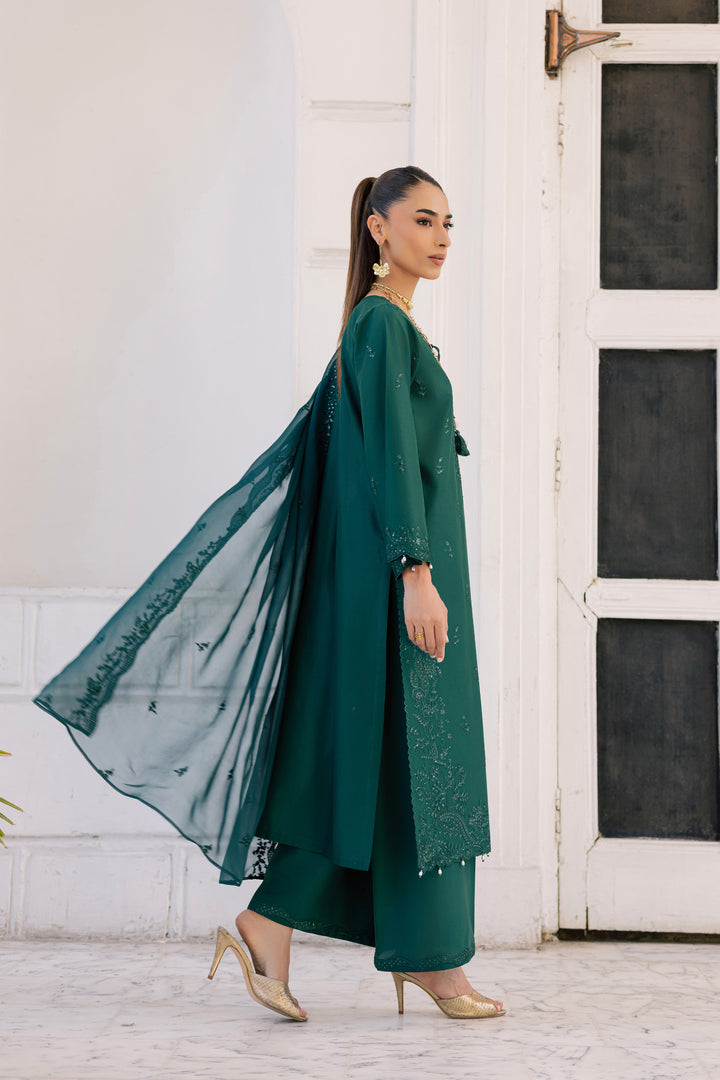 Manta 3Pc - Festive Embroidered Lawn