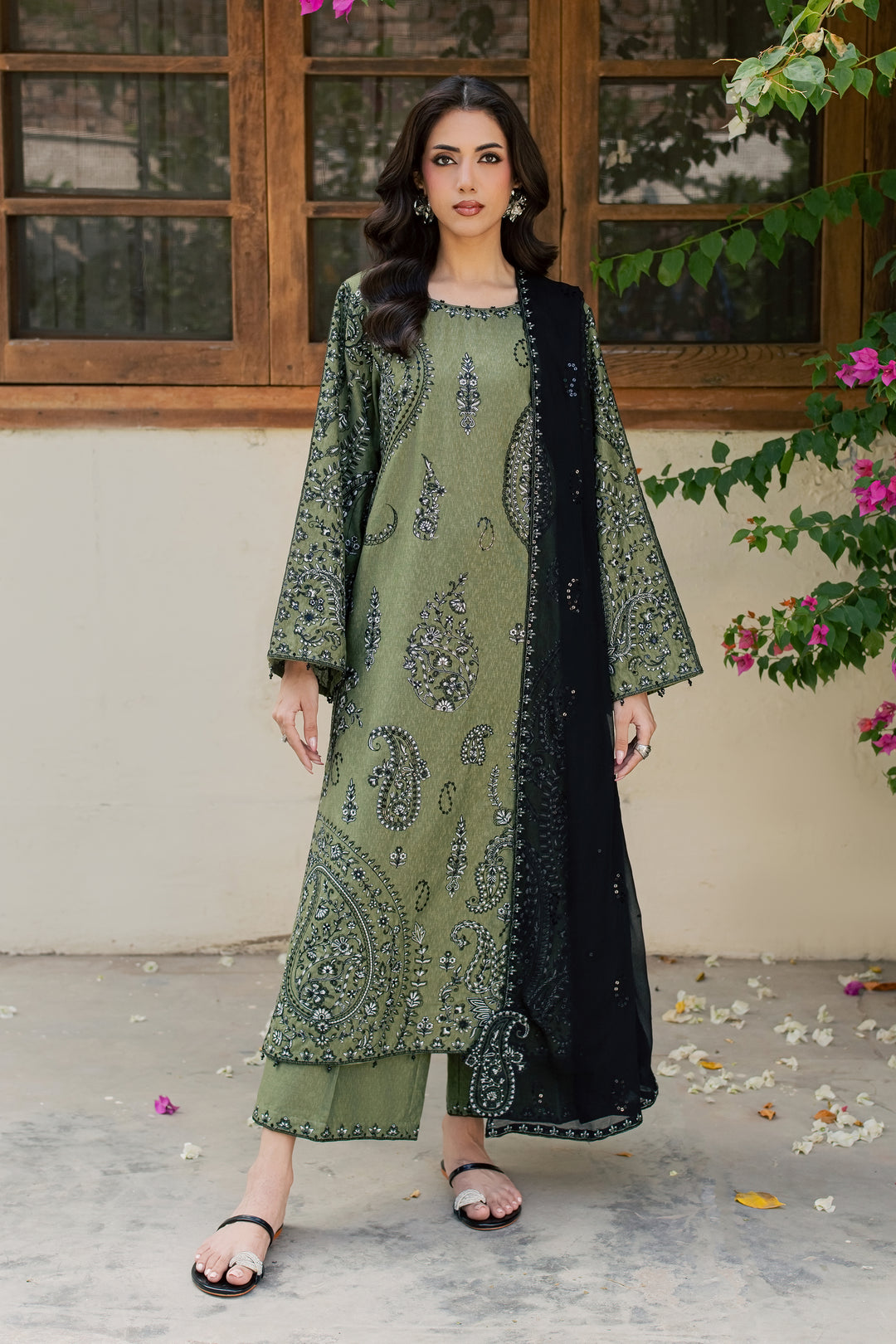 Marwa 3Pc - Embroidered Karandi Pret