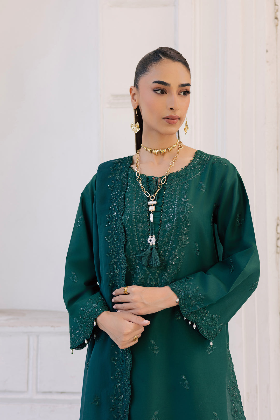 Manta 3Pc - Festive Embroidered Lawn