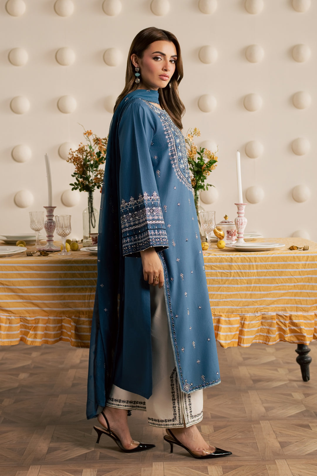 Kais 3Pc - Embroidered Cambric Pret