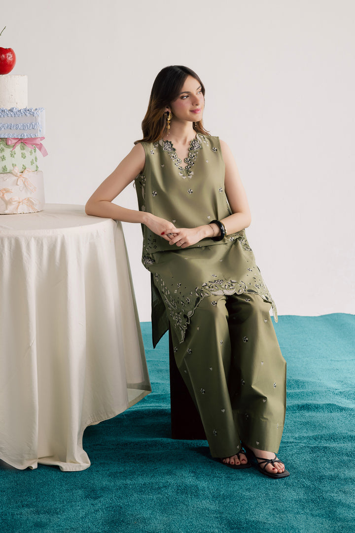 Green Nazni 2Pc - Embroidered Lawn Dress