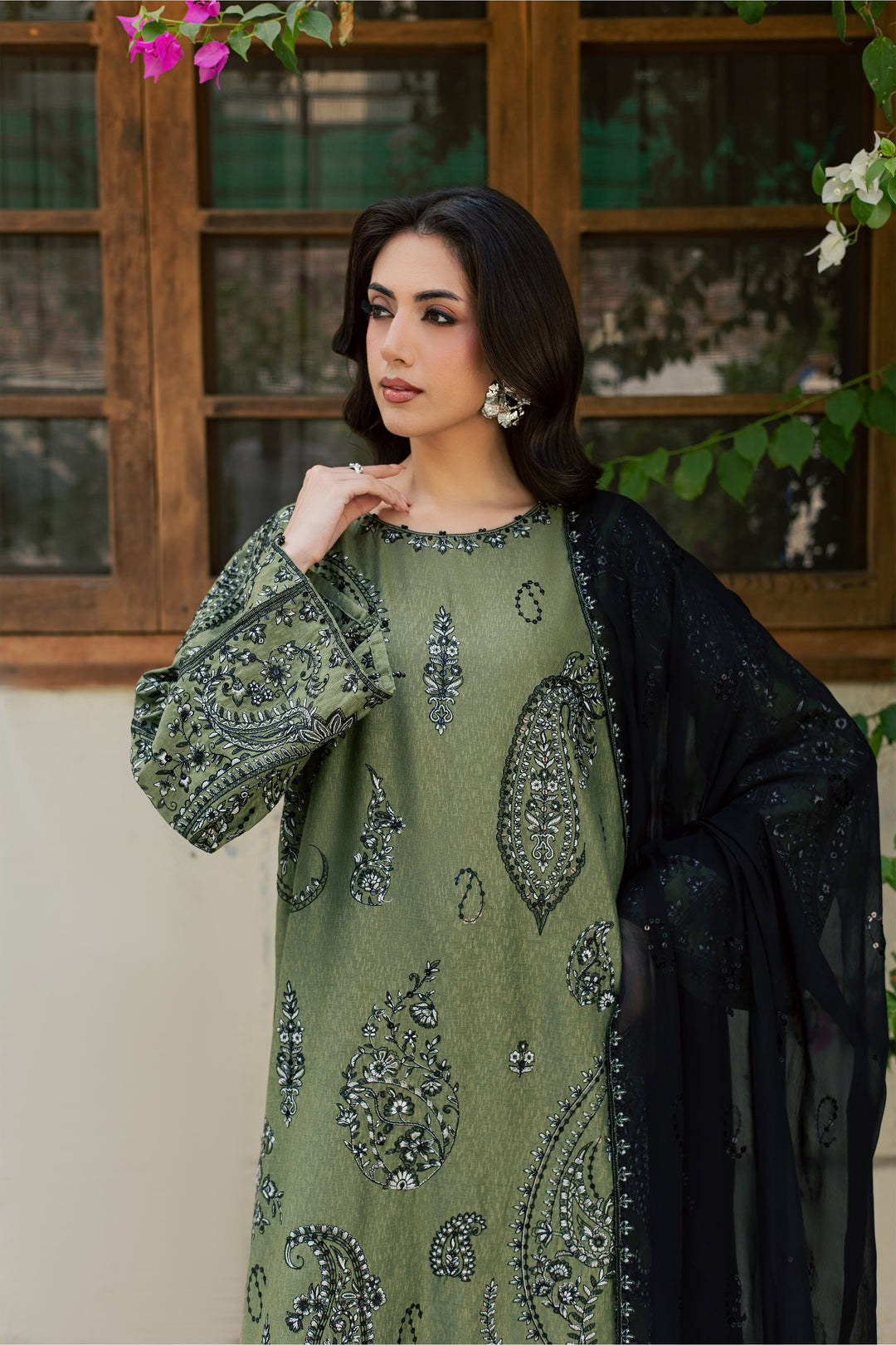 Marwa 3Pc - Embroidered Karandi Pret