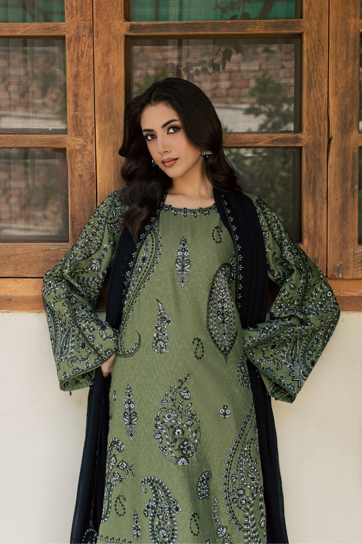 Marwa 3Pc - Embroidered Karandi Pret