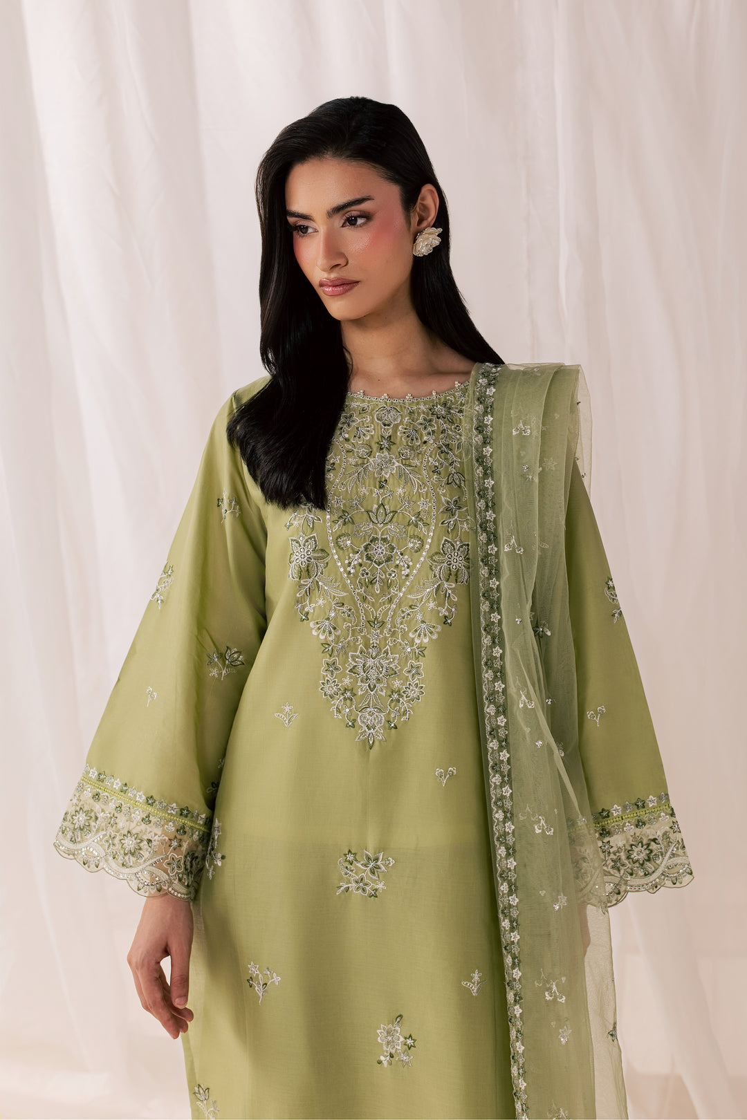 Olive Vasl 3Pc - Luxury Embroidered Lawn