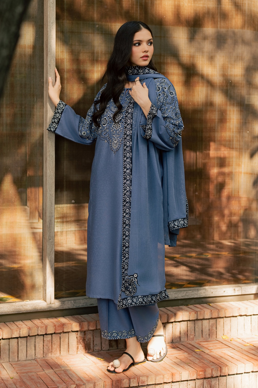 Sozni 3Pc - Embroidered Karandi Pret