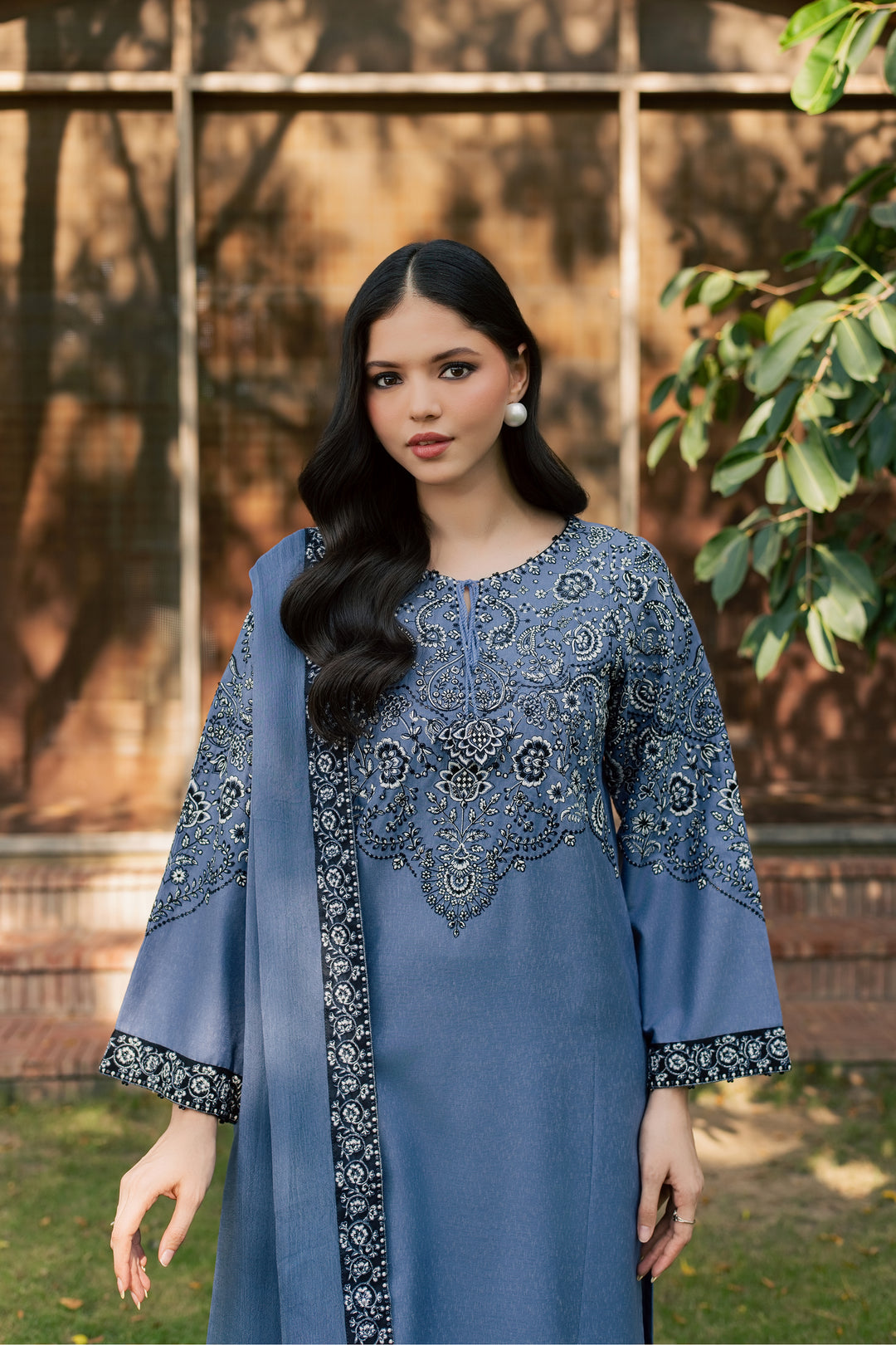 Sozni 3Pc - Embroidered Karandi Pret