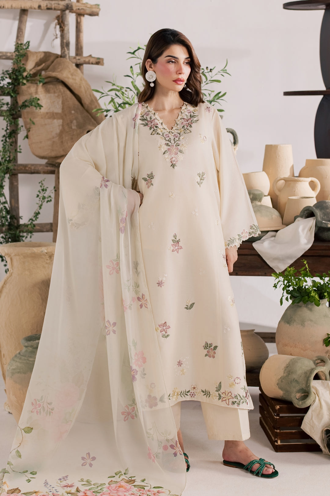 Gulaab Bahaar 3Pc - Embroidered Lawn Dress