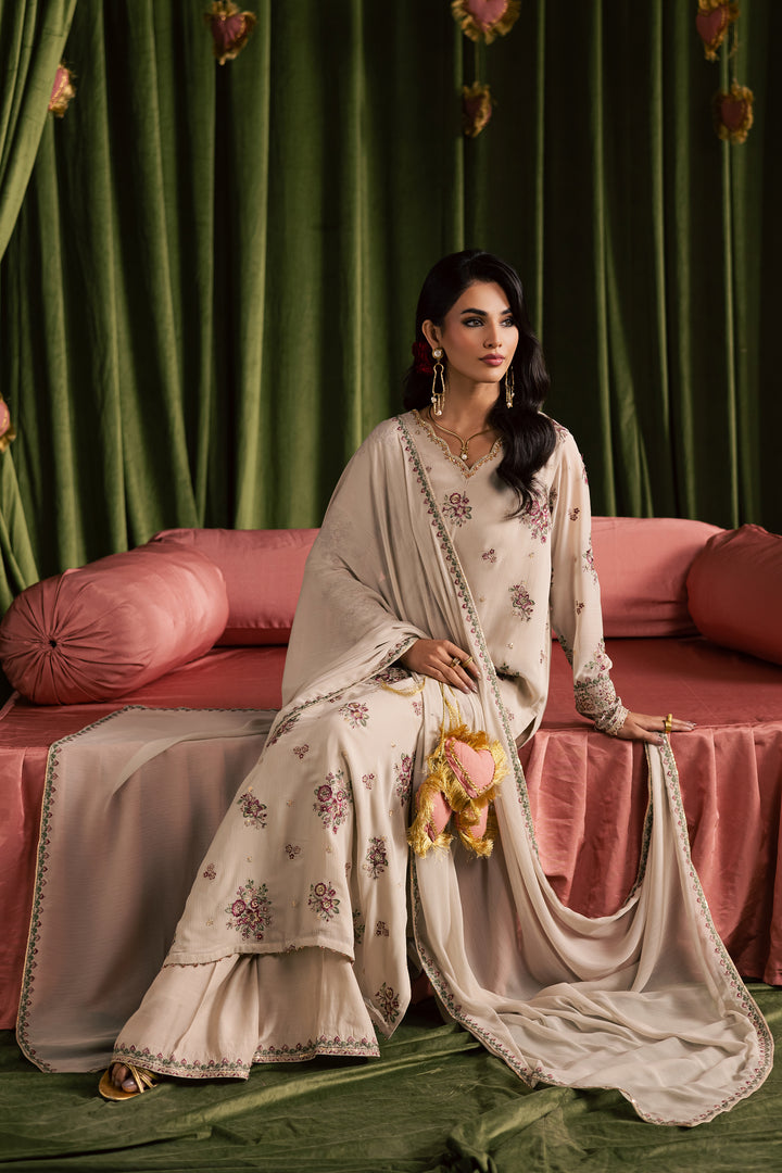 Nur Fasana 3Pc - Festive Luxe Pret