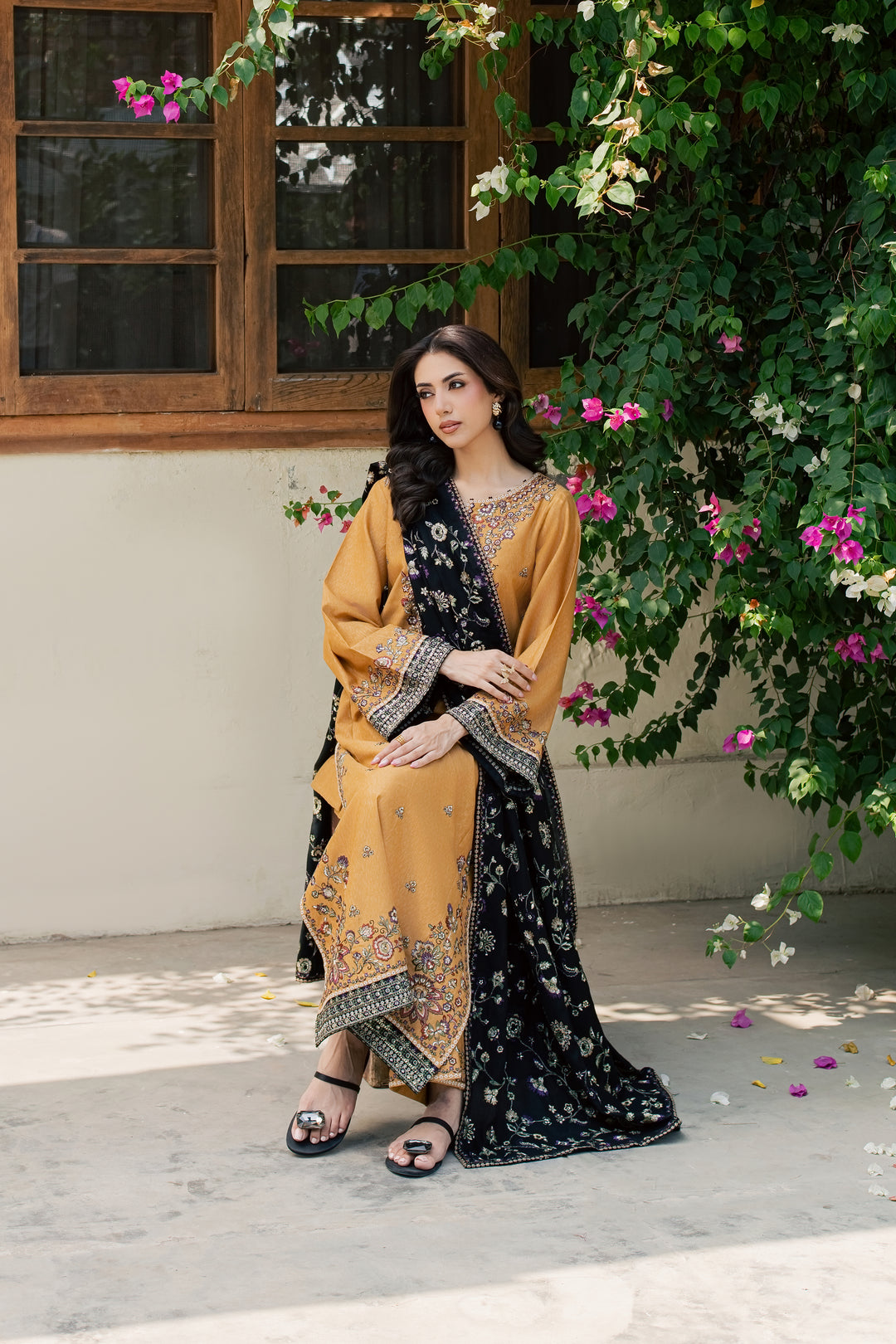 Zaar 3Pc - Embroidered Karandi Pret