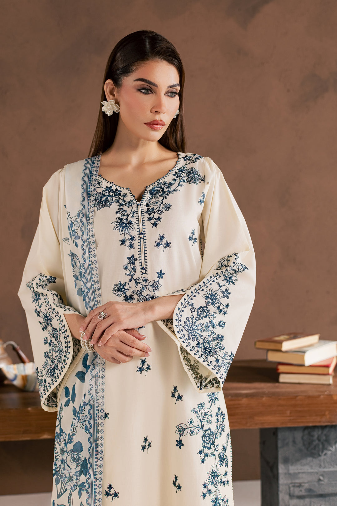 Meris 3Pc - Embroidered Cambric Pret